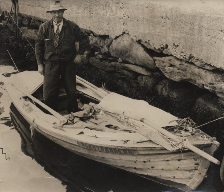 Om bord i «Nordtrønderen» på første turen 1960. Det kan være ved ankomst Bergen.